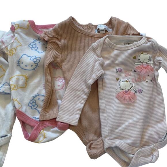Baby Girl Bundle - 24 Items 0-6 Mos. Hello Kitty, Gerber, Carters, Rachel Zoe - Picture 12 of 16